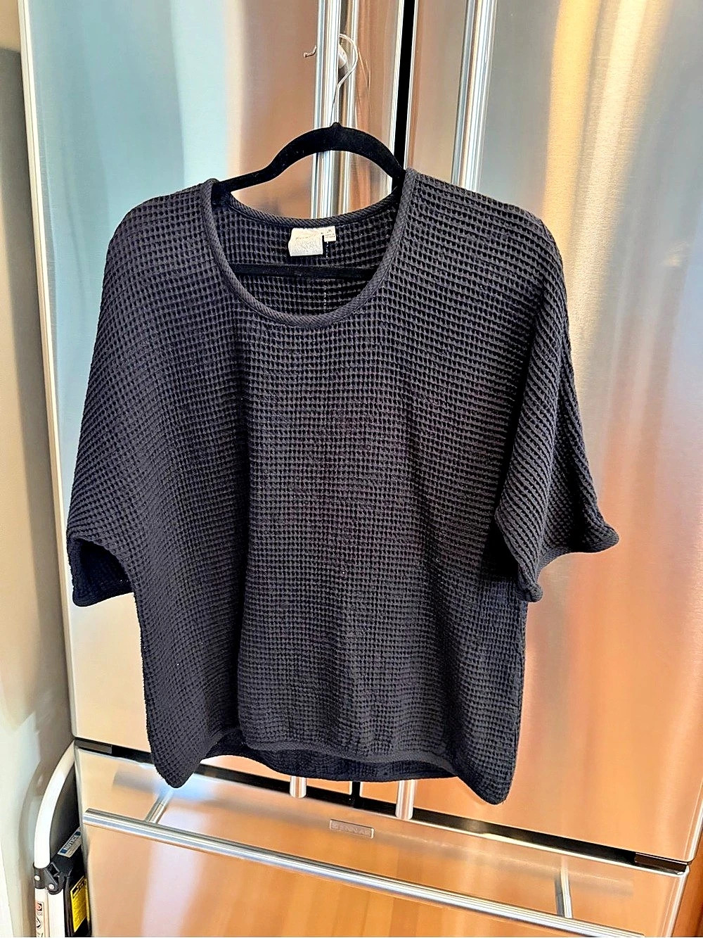 Focus Textured Short Sleeve Top in Black Size Medium